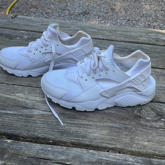 *open to offers* Huarache by Nike womens shoe - Picture 3 of 6